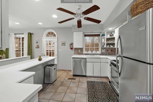 16 Morse Ave, Rutherford NJ  07070-1229 exterior