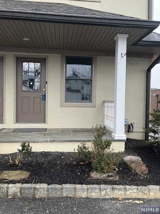 158 Washington Ave #2, Dumont, NJ 07628