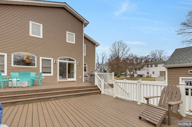 852 Hillsdale Ave, Hillsdale NJ  07642-1233 exterior