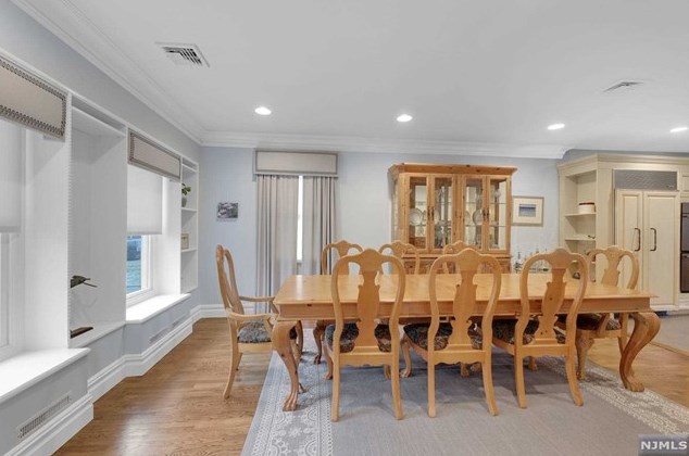 852 Hillsdale Ave, Hillsdale NJ  07642-1233 exterior