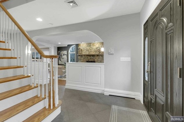 852 Hillsdale Ave, Hillsdale NJ  07642-1233 exterior