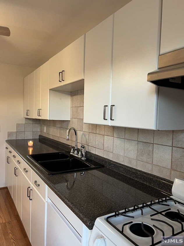 50 Hackensack St, East Rutherford NJ  07073-1414 exterior