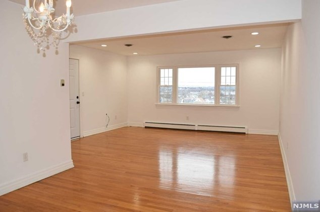 421 Farnham Ave, Lodi, NJ 07644