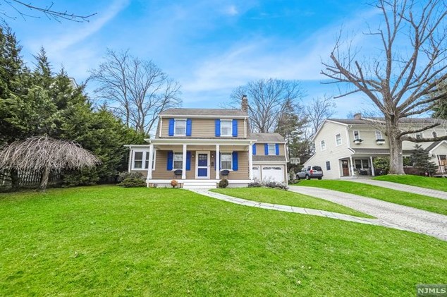170 Hardenburgh Ave, Demarest, NJ 07627