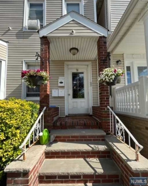 70 Market St #1-r, Outwater, NJ 07026
