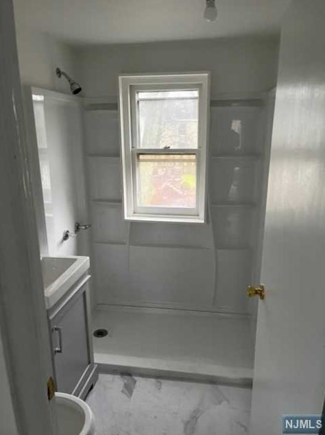 166 Rochelle Ave #2, Rochelle Park, NJ 07662