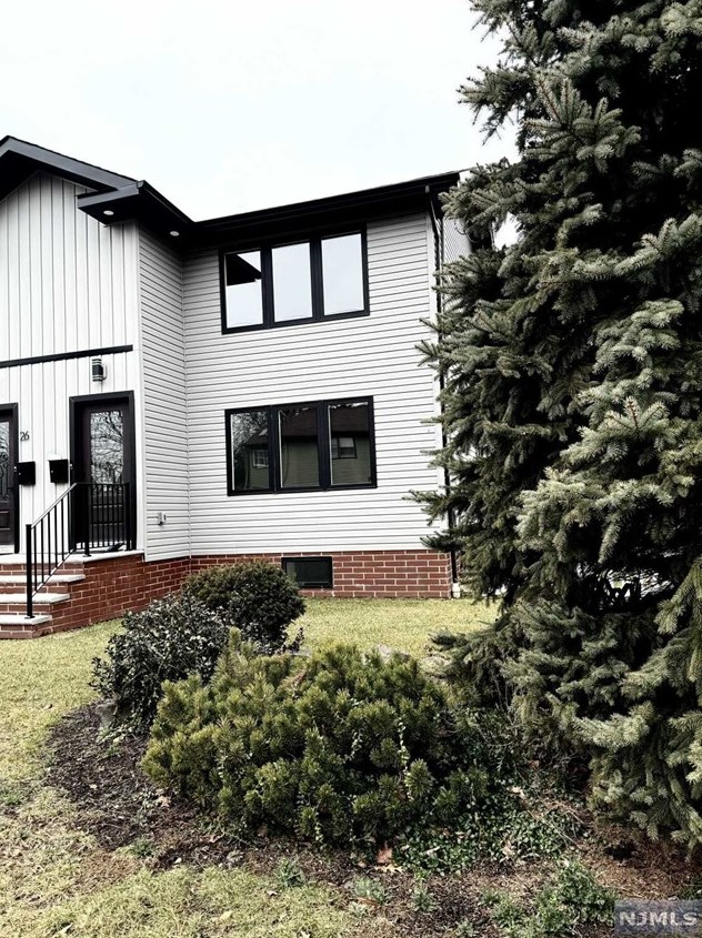 26 Elm St #2, Clifton, NJ 07013