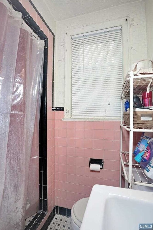 37 Maple Ave, Park Ridge NJ 07656-2148 exterior