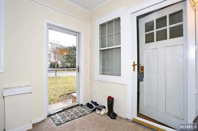 37 Maple Ave, Park Ridge NJ 07656-2148 exterior