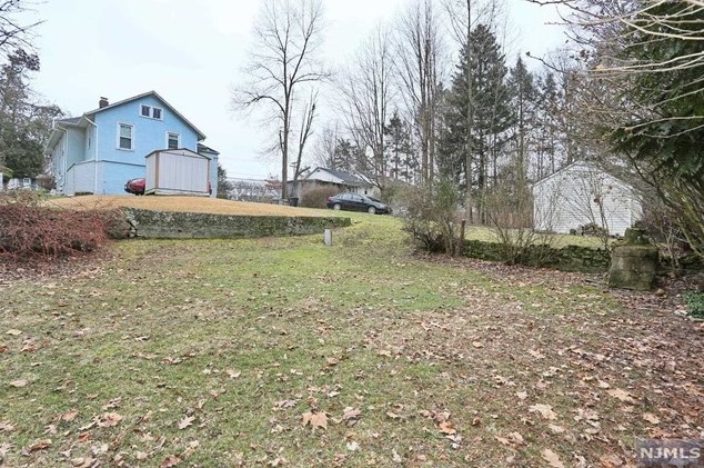 37 Maple Ave, Park Ridge NJ 07656-2148 exterior