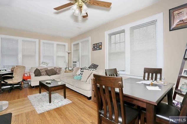 37 Maple Ave, Park Ridge NJ 07656-2148 exterior