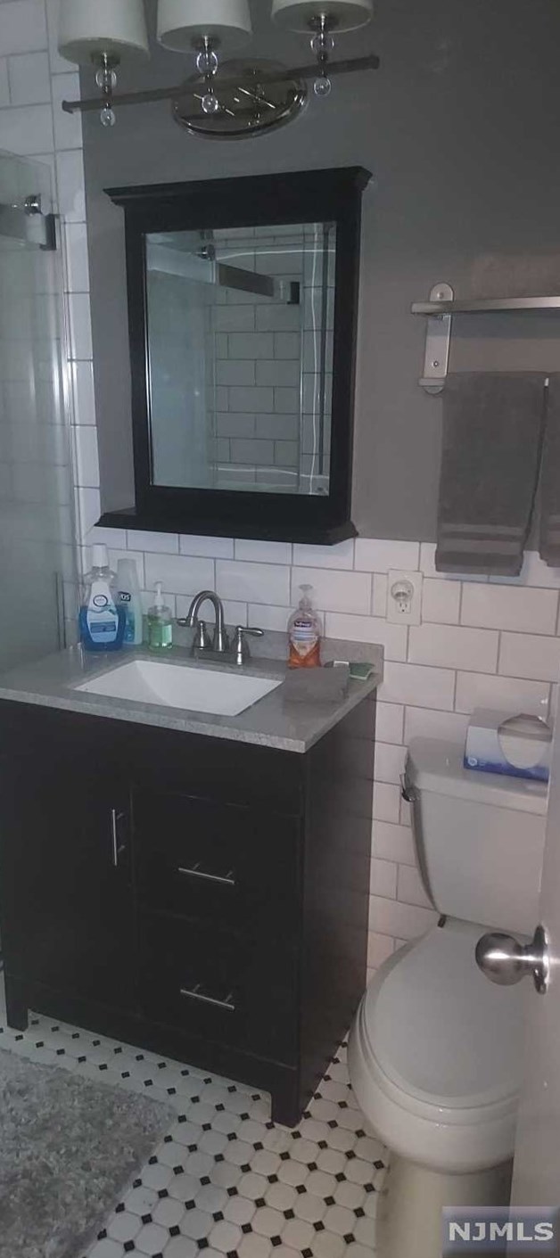 555 North Ave #2a, West Fort Lee, NJ 07024