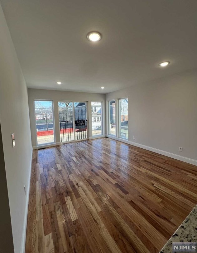 379 S 9th St #1, Newark, NJ 07103