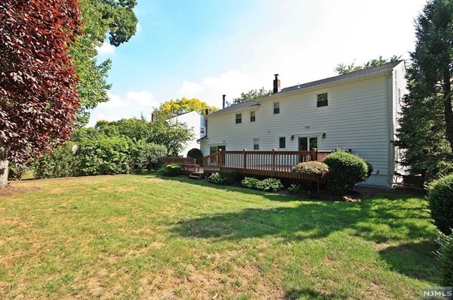 365 Mckinley Blvd, Paramus, NJ 07652