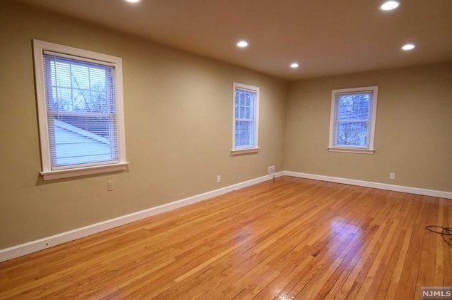 373 Knickerbocker Rd, Englewood, NJ 07631