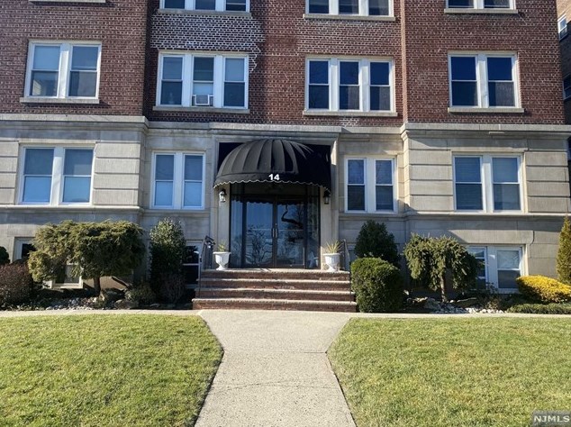 14 Forest St #305, Montclair, NJ 07042
