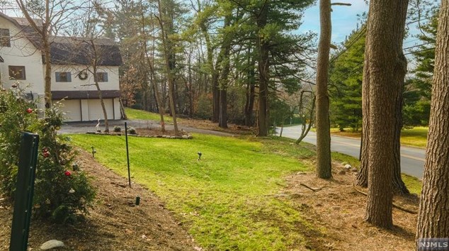 50 Jacquelin Ave, Ho Ho Kus NJ  07423-1323 exterior