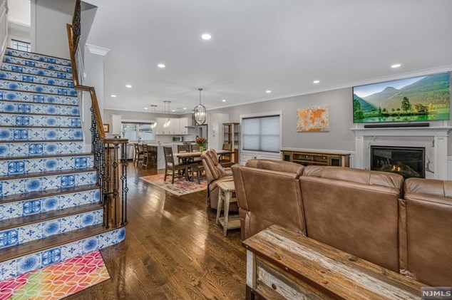 15 4th St, Wood-Ridge NJ  07075-2205 exterior