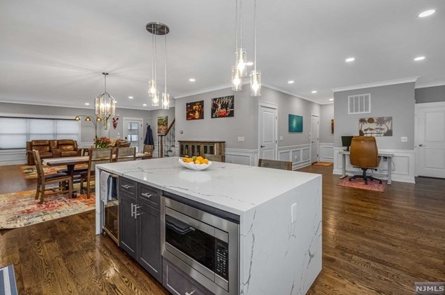 15 4th St, Wood-Ridge NJ  07075-2205 exterior
