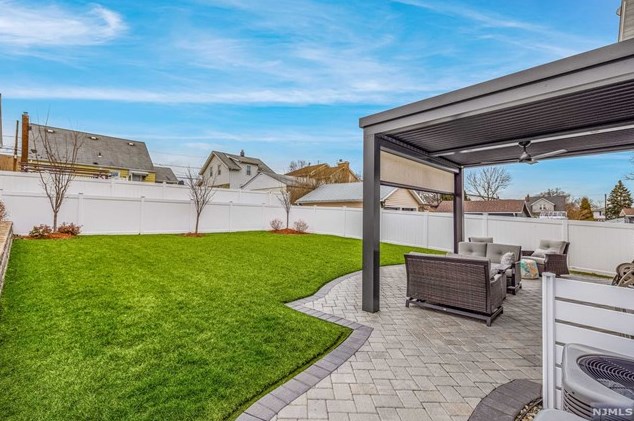15 4th St, Wood-Ridge NJ  07075-2205 exterior