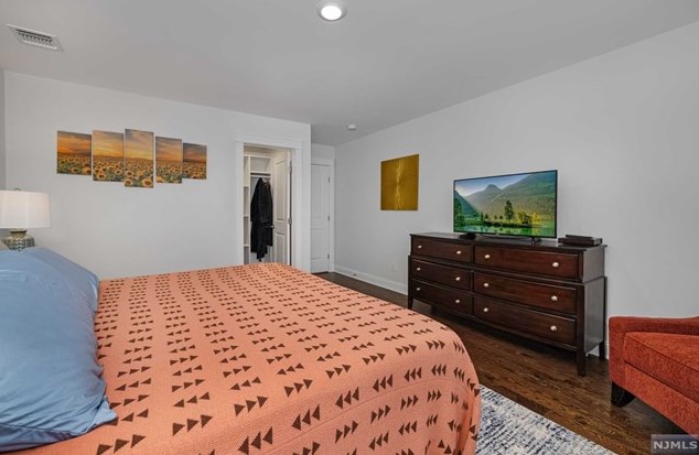 15 4th St, Wood-Ridge NJ  07075-2205 exterior