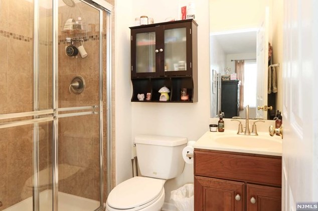 1515 Hamilton St, Belleville NJ 07109-5346 exterior