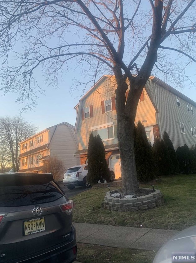 5 Garden Dr #1, Elmwood Park, NJ 07407