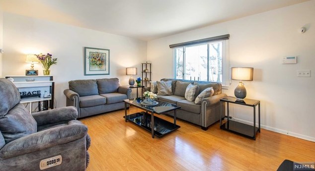 1609 Ardsley Ct, Teaneck, NJ 07666