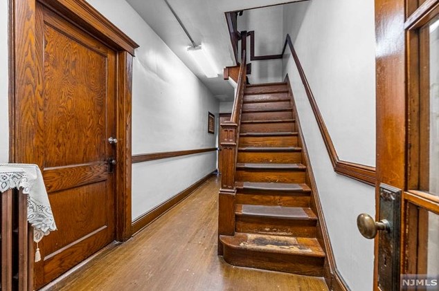 226 Riverview Pl, Cliffside Park, NJ 07010