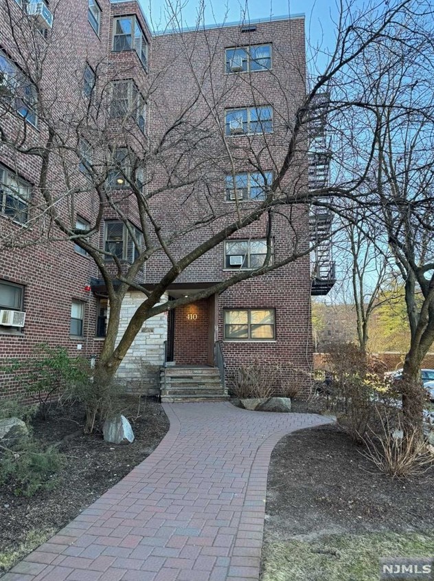 410 Fairview Ave #3b, West Fort Lee, NJ 07024