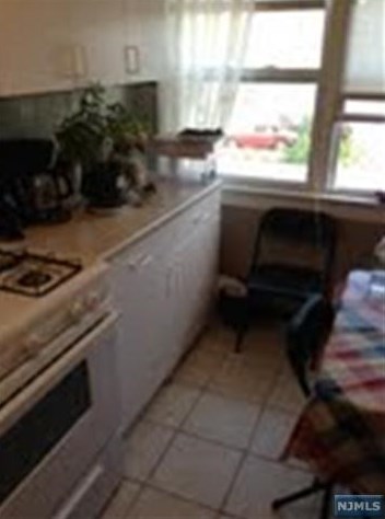 6 Lee St, Elmwood Park NJ  07407-1519 exterior