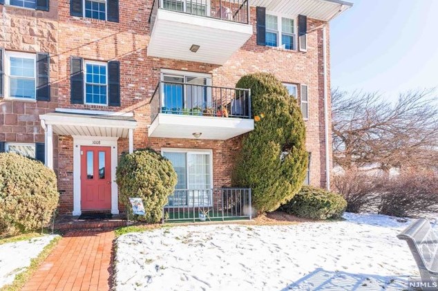 1008 Unicorn Way, Clifton, NJ 07011-2068