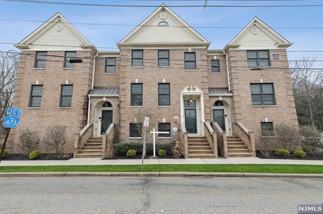 14 Bloomfield Ave, Essex Fells, NJ 07021