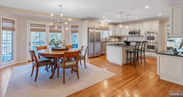 929 High Mountain Rd, Franklin Lakes, NJ 07417