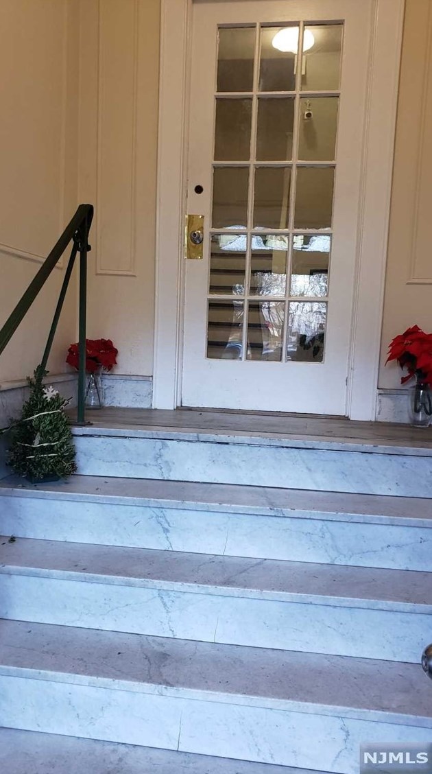 43 Jacoby St, Maplewood NJ  07040-3057 exterior