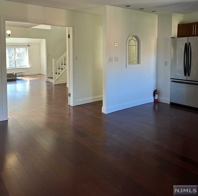 245 Sunset Ky, Secaucus NJ  07094-2213 exterior