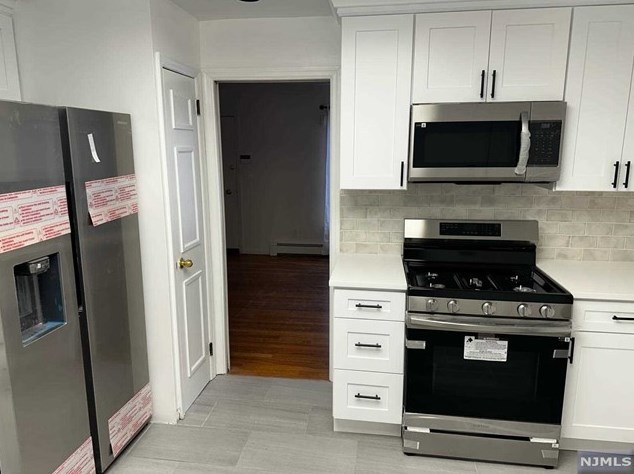 454 Westview Pl, West Fort Lee, NJ 07024