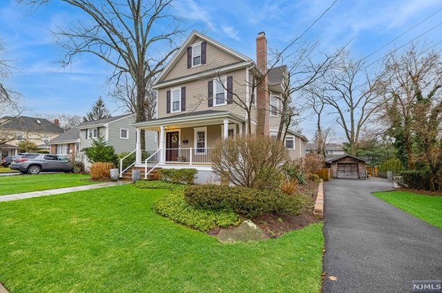24 Westervelt Pl, Cresskill, NJ 07626