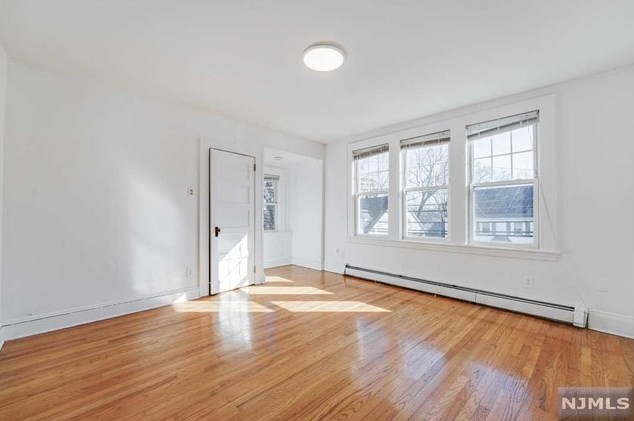 2081 Jones Rd, West Fort Lee NJ 07024-3202 exterior