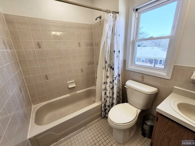 38 Wedgewood Dr, Verona NJ  07044-2108 exterior