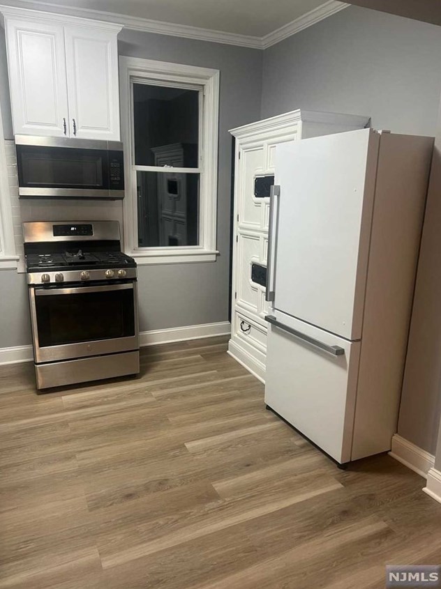 399 Westervelt Pl, Lodi, NJ 07644