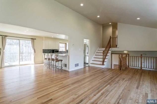 205 Alpine Dr, Closter, NJ 07624
