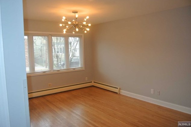 2 Wadsworth St, Wallington NJ  07057-2217 exterior