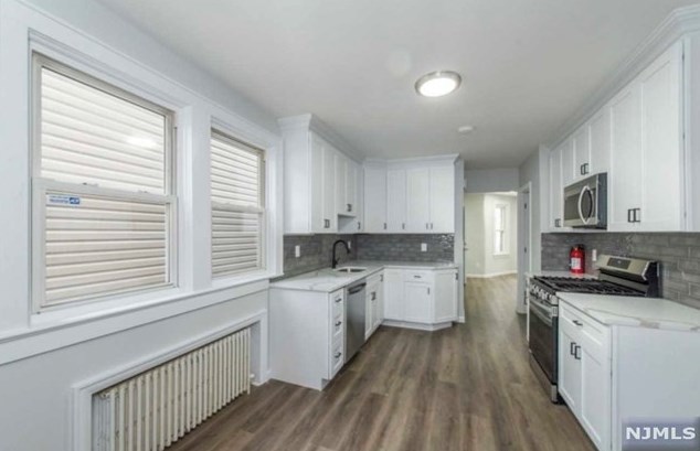 36 Lincoln Pl, Clifton NJ  07011-1418 exterior