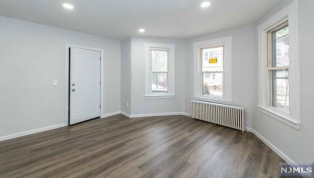 36 Lincoln Pl, Clifton, NJ 07011