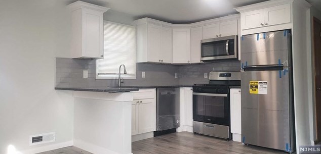 46 Rockland Ave, West Paterson, NJ 07424-3343