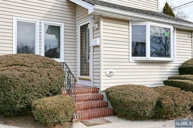 293 Madison Ave, N Milford, NJ 07646-1833