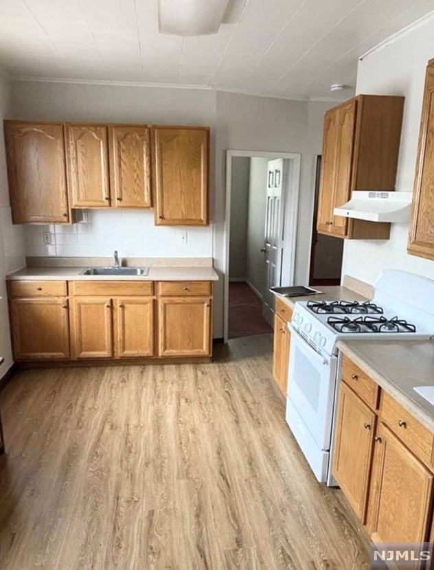 304 Outwater Ln #2, Outwater, NJ 07026