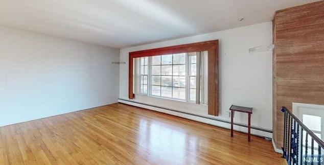 260 Virginia Ct, Paramus, NJ 07652