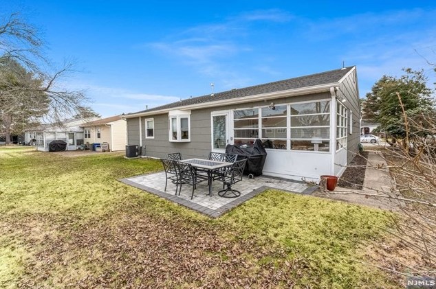 174 Westbrook Dr, Toms River NJ  08757-4733 exterior